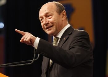 Președintele Traian Băsescu a comentat situația politică la nivel înalt pe 2 noiembrie 2025! 2 BUCURESTI ROMANIA 23 martie 2013 Presedintele Romaniei Traian Basescu vorbeste la Congresul National al Partidului Liberal Democrat