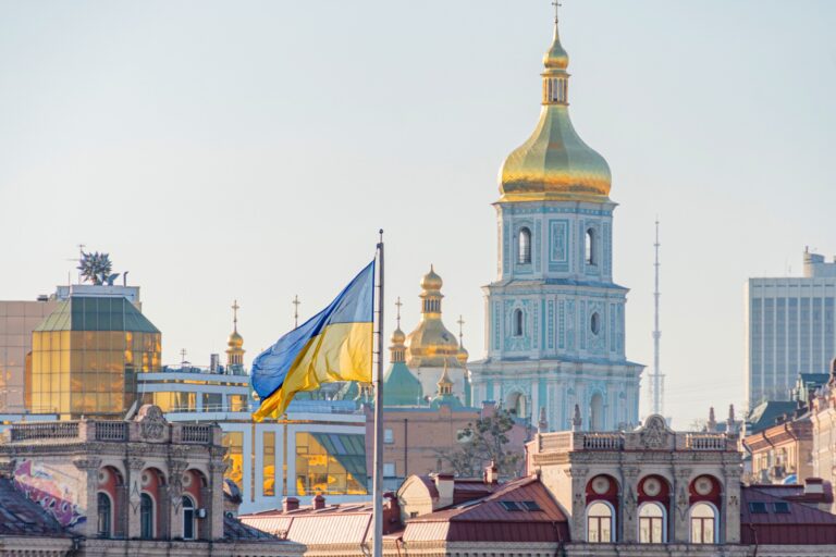 Comisia Europeană aprobă 45 de miliarde de euro pentru Ucraina în 2027