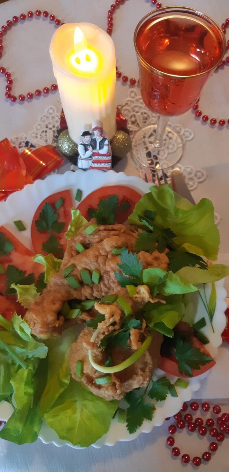 Rețeta zilei de luni 24 februarie 2025: „Copănele de curcan cu cartofi în crustă de mălai” 1 Rețeta zilei de luni 24 februarie 2025: „Copănele de curcan cu cartofi în crustă de mălai”