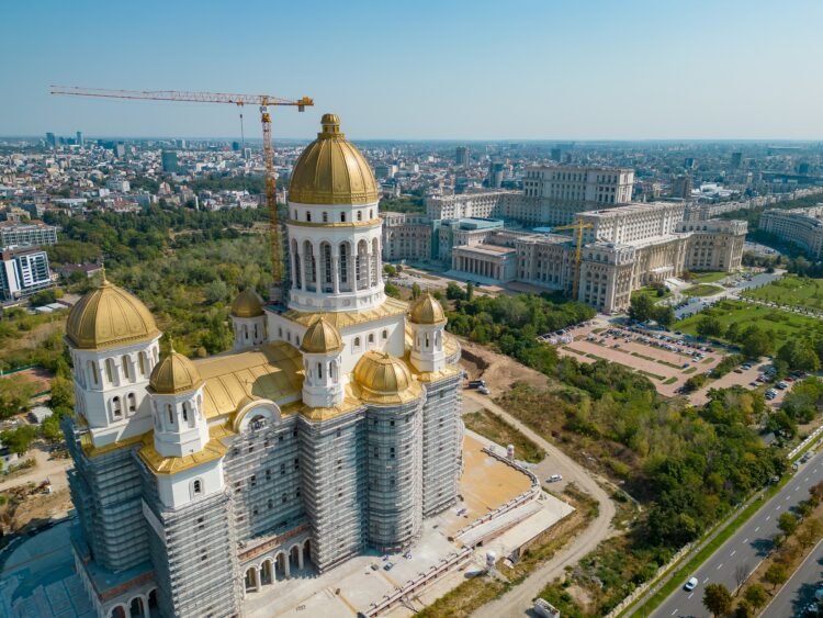 Pe 26 octombrie 2025, se sfințește Catedrala Mântuirii Neamului! Vezi programul ceremoniilor de sfințire! 1 shutterstock 2521928965