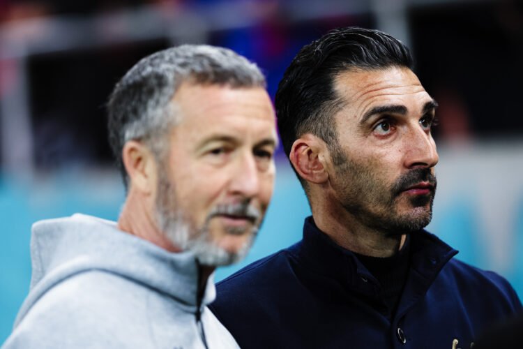 Mihai Stoica face lumină: Chiricheș și Crețu revin, dar există o problemă! 1 Mihai Stoica si Elias Charalambous