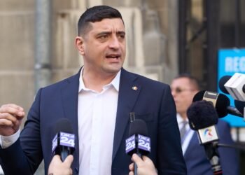 Scandal și surprize: Anca Alexandrescu, susținută de AUR pentru Primăria Capitalei, promite să taie contractele lui Sebastian Ghiță! 1 shutterstock 2595367933