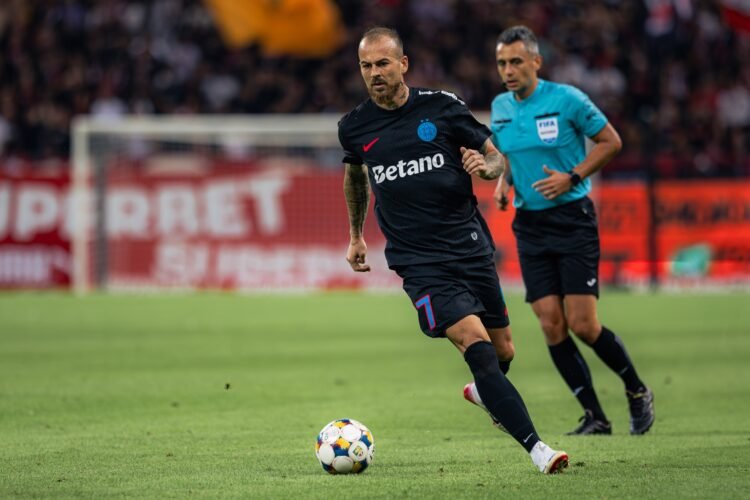 Denis Alibec, pe picior de plecare de la FCSB! Anunțul surprinzător al lui Mihai Stoica 1 Denis Alibec FCSB