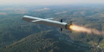 Donald Trump: „Armele nucleare pot distruge lumea de 150 de ori!” 3 shutterstock 2414859377