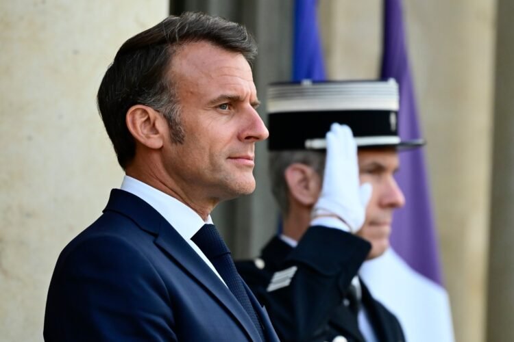 După ani de detenție în Iran, cuplul francez acuzat de spionaj a fost eliberat – reacția lui Emmanuel Macron 1 shutterstock 2623076781