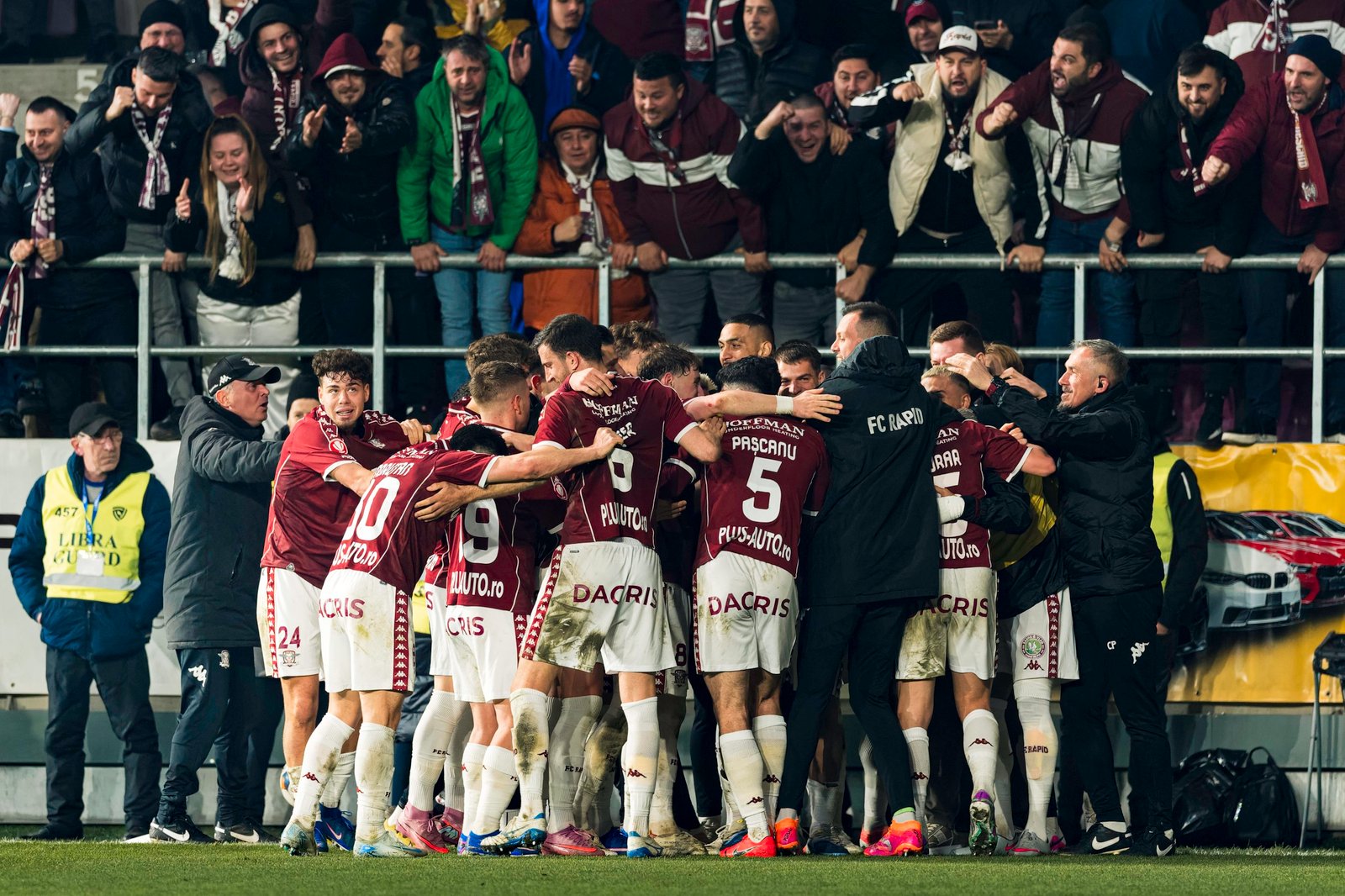 U Cluj pierde cu Rapid, scor 3-4, într-un meci cu șapte goluri