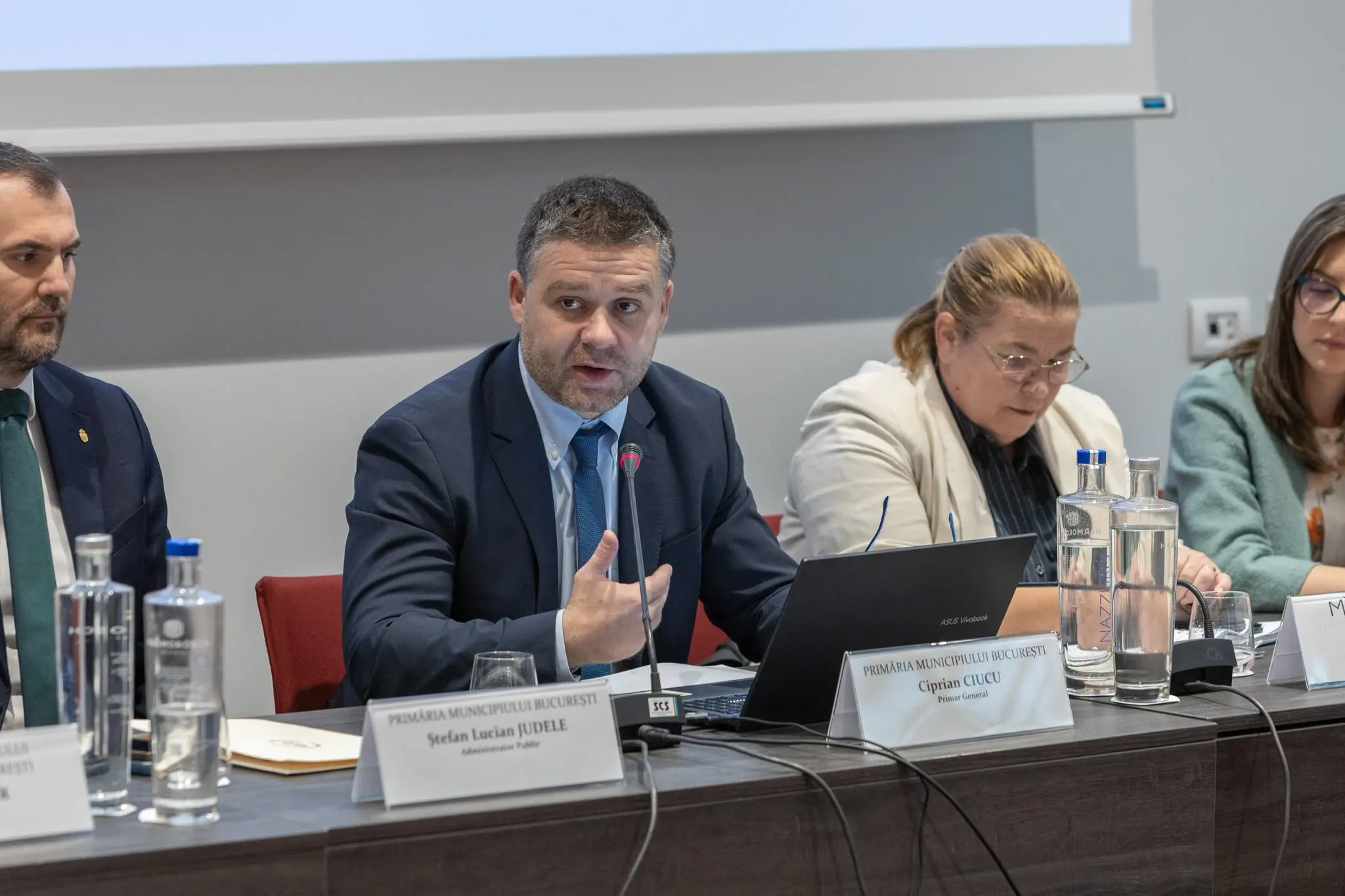 Primăria Capitalei pregătește restricții pentru mașinile poluante. Primele interdicții ar putea apărea din 2027