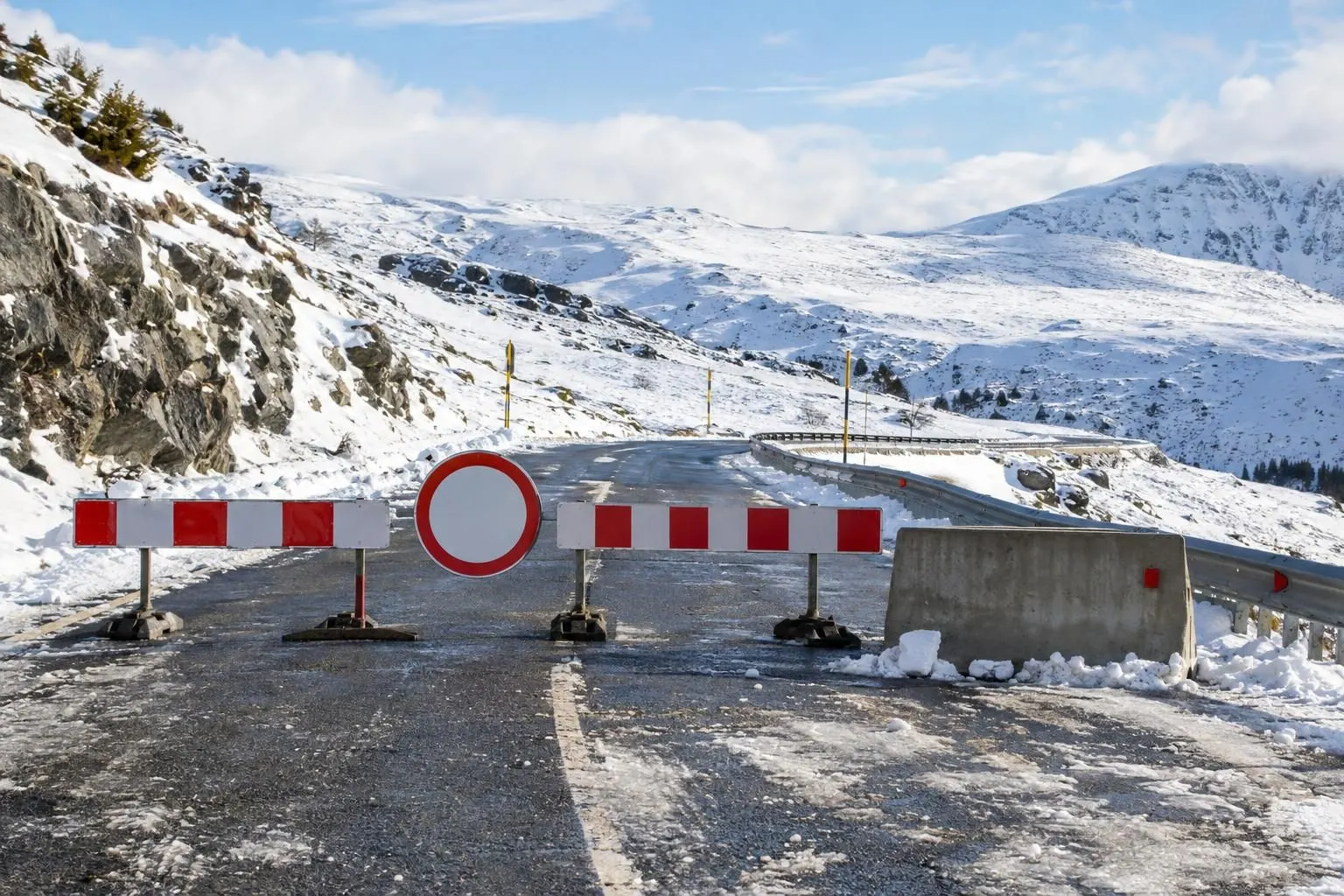 Transalpina a fost închisă între Rânca și Obârșia Lotrului din cauza vremii